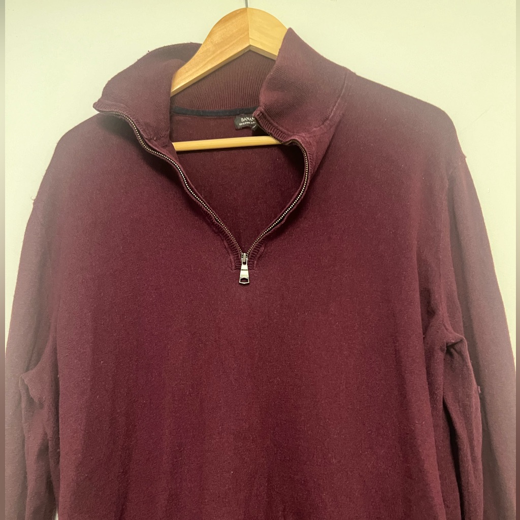 Men’s Banana Republic Quarter Zip. Maroon.